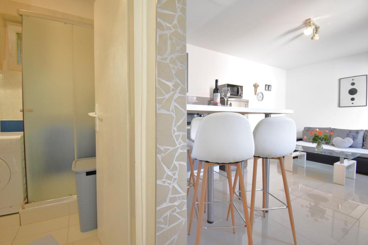 City Centre Apartment With Terrace 2 Póla Kültér fotó