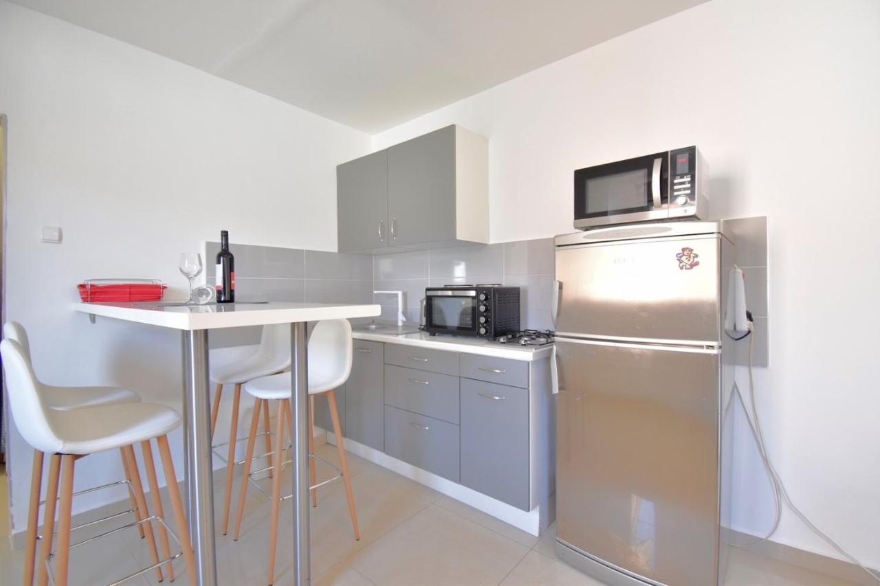 City Centre Apartment With Terrace 2 Póla Kültér fotó