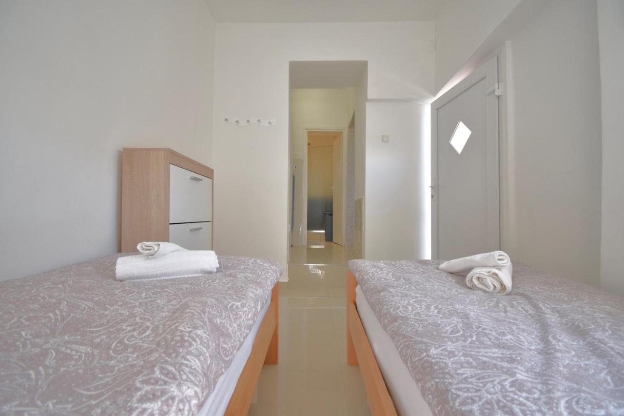 City Centre Apartment With Terrace 2 Póla Kültér fotó