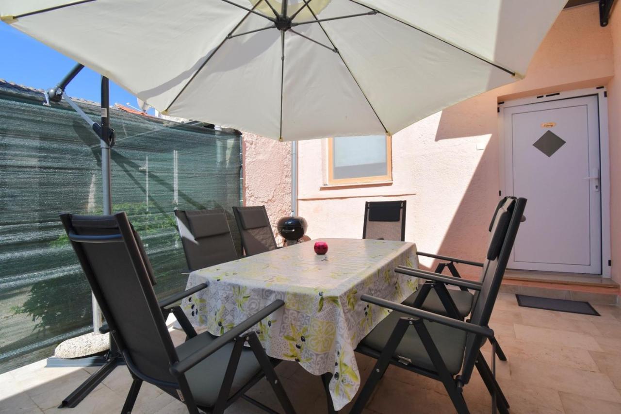 City Centre Apartment With Terrace 2 Póla Kültér fotó
