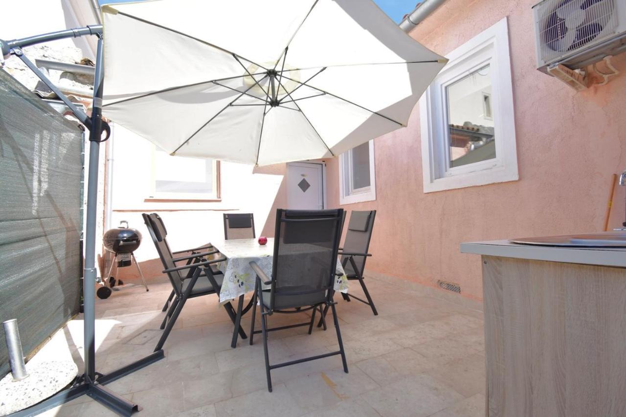 City Centre Apartment With Terrace 2 Póla Kültér fotó