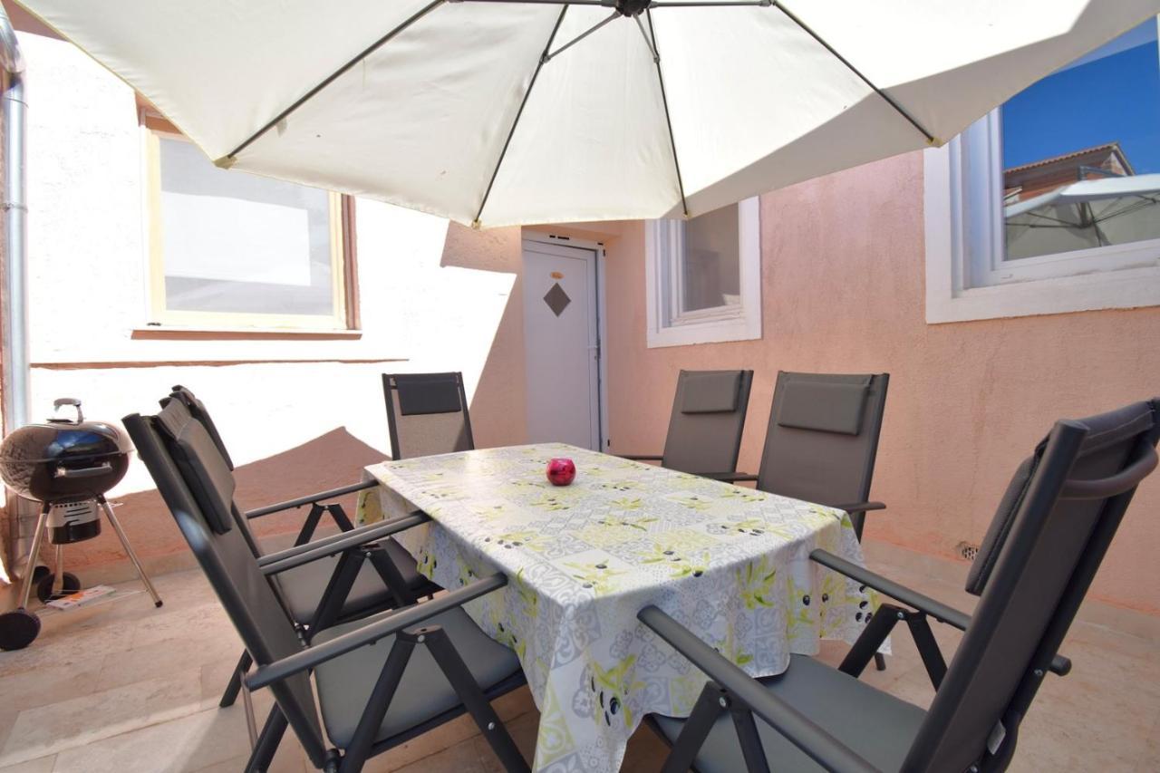City Centre Apartment With Terrace 2 Póla Kültér fotó